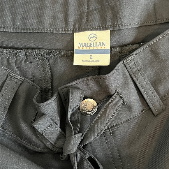 Magellan Outdoors Women's Bermuda Shorts Large - Picture 5 of 6